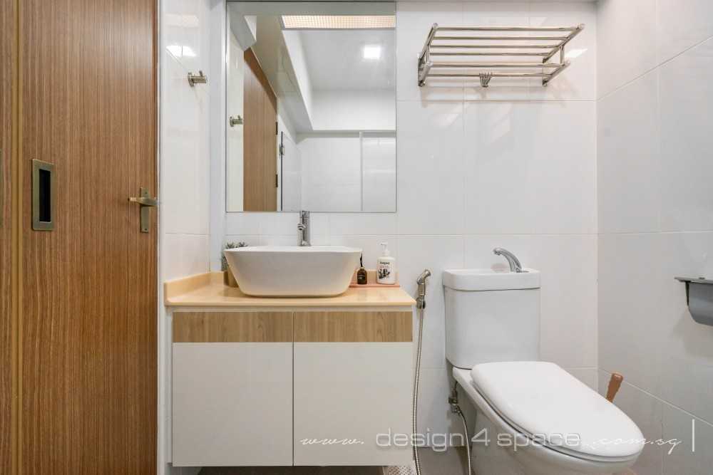 Scandinavian Bathroom with Homogeneous Tiles and Mirror
