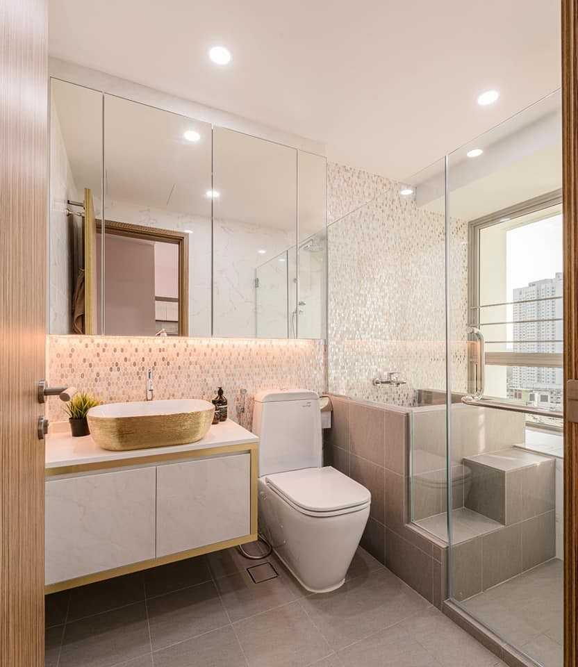 Contemporary Bathroom with Countertop and Homogeneous Tiles
