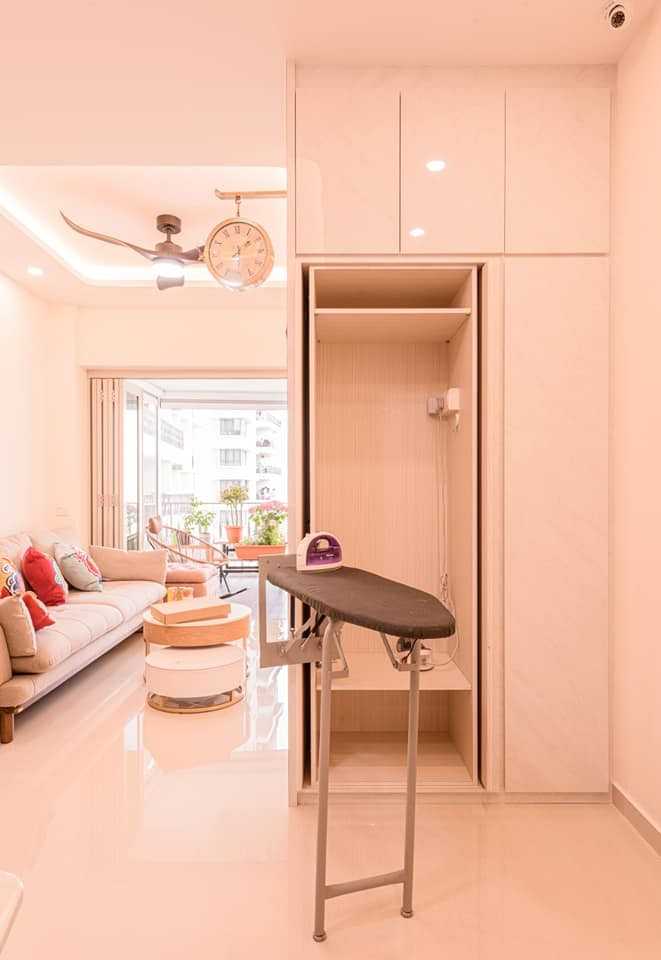 Contemporary Entryway with Shoe Rack and Small Storage