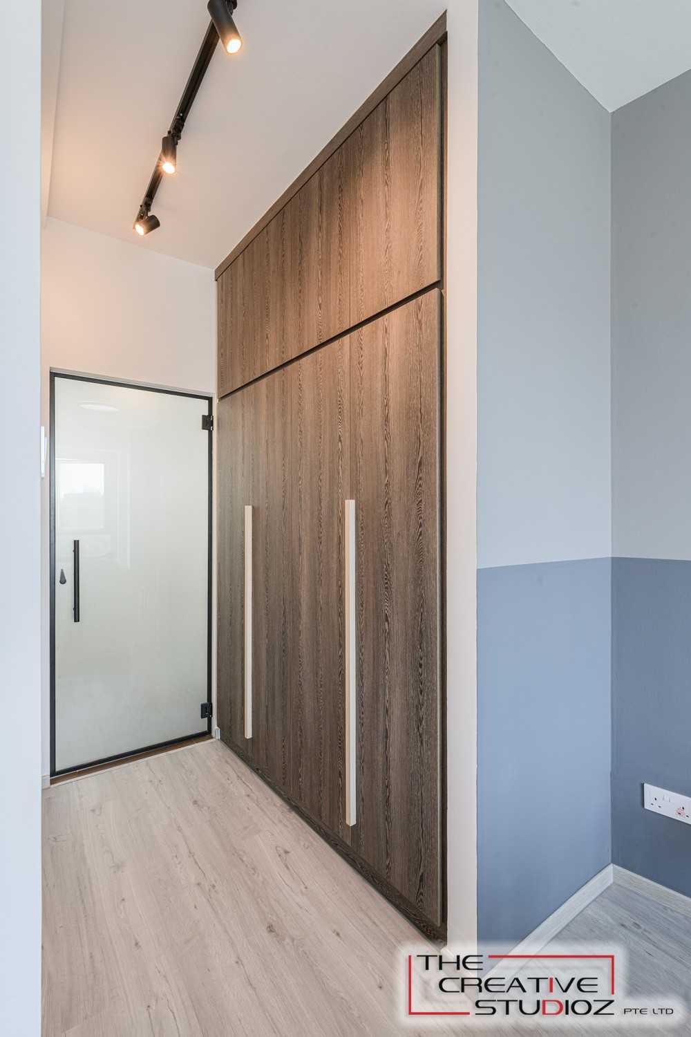 Scandinavian Bedroom with Vinyl Flooring and Wardrobe