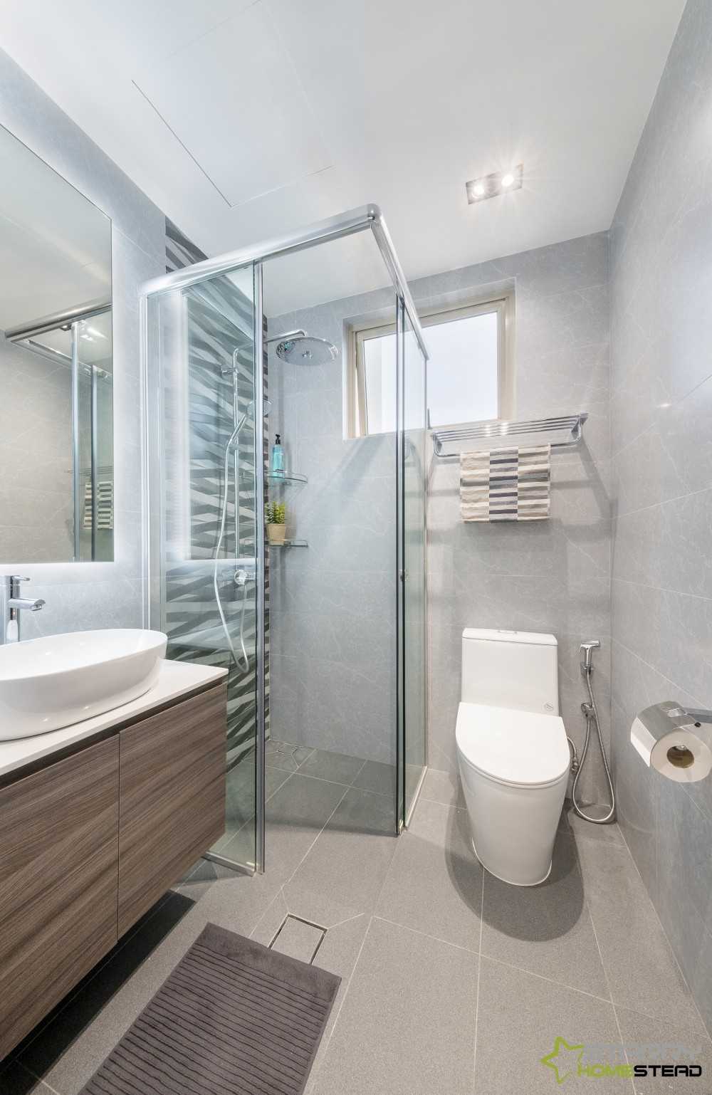 Modern Bathroom with Bathroom Sinks and Toilet Bowl