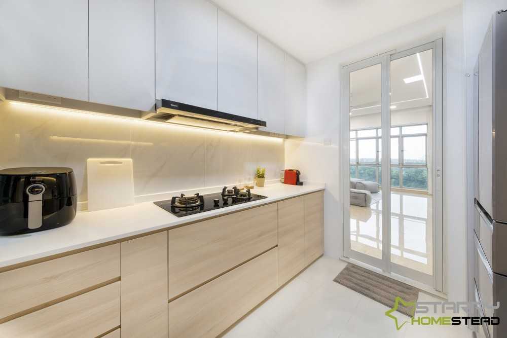 Modern Kitchen with Kitchen Cabinets and Refrigerator