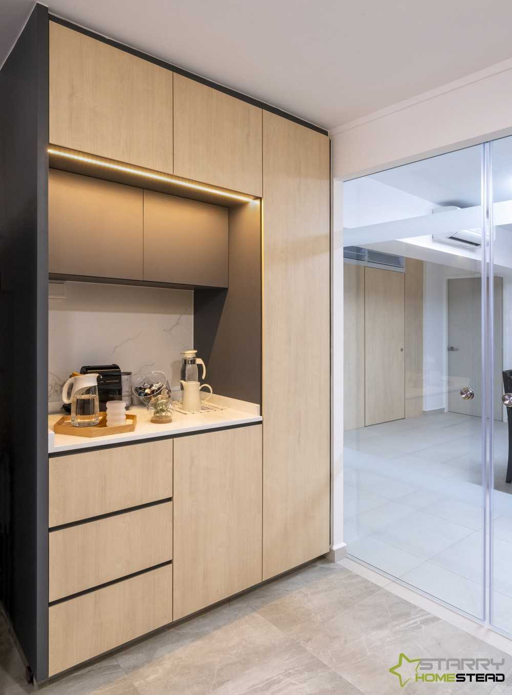 Modern Kitchen with Kitchen Accessories and Kitchen Cabinets