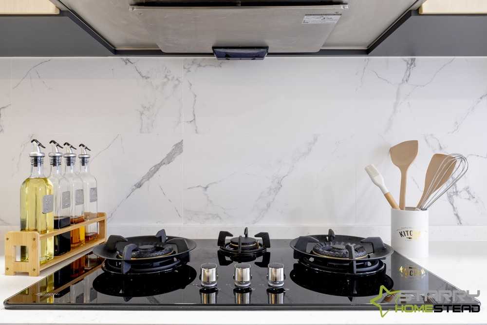 Modern Kitchen with Kitchen Accessories and Kitchen Cabinets