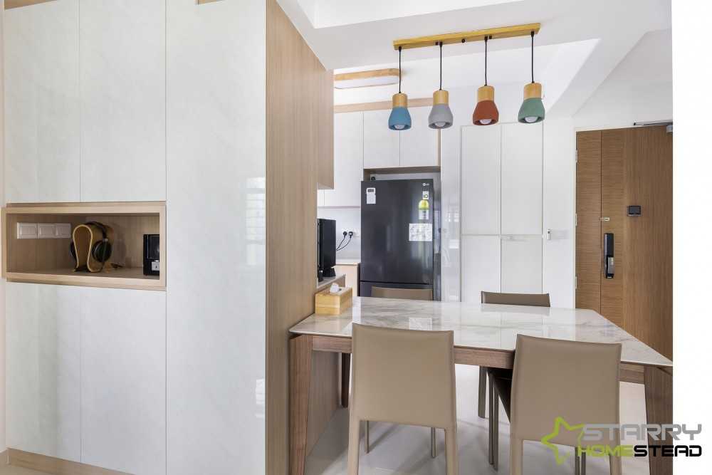 Scandinavian Dining Room with Dining Table and Dining Chairs