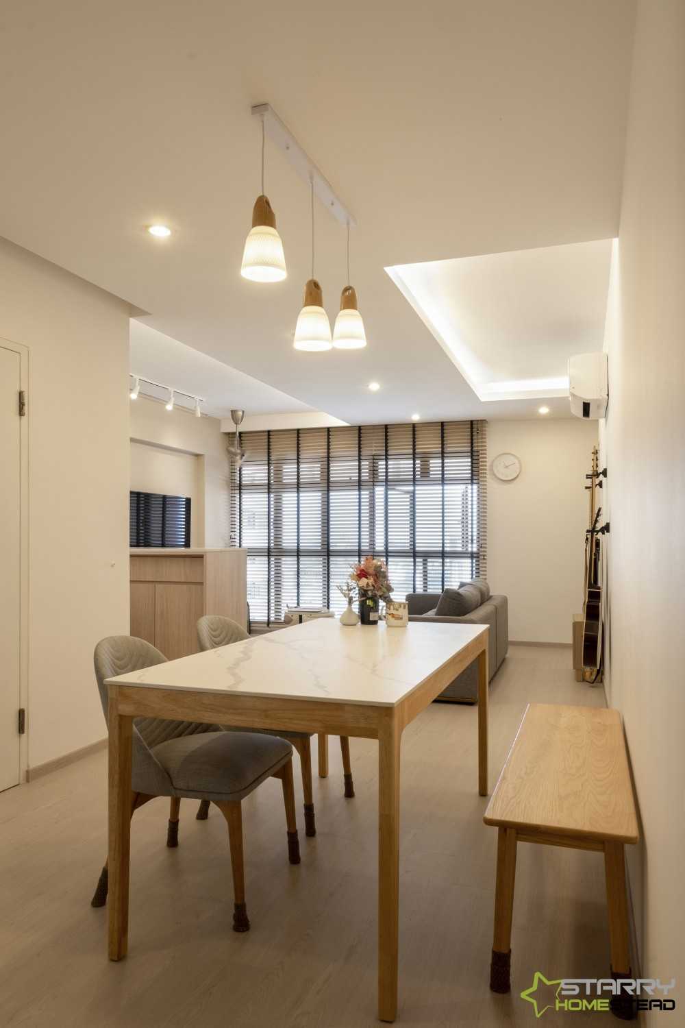 Scandinavian Dining Room with Dining Table and Dining Chairs