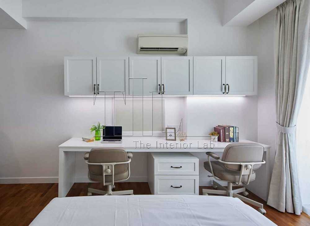 Minimalist Home Office with Desk and Desk Chairs