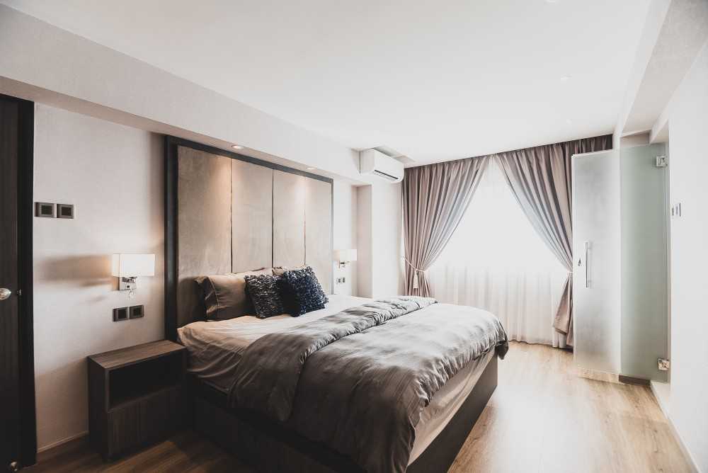 Contemporary Bedroom with Platform Bed and Vinyl Flooring