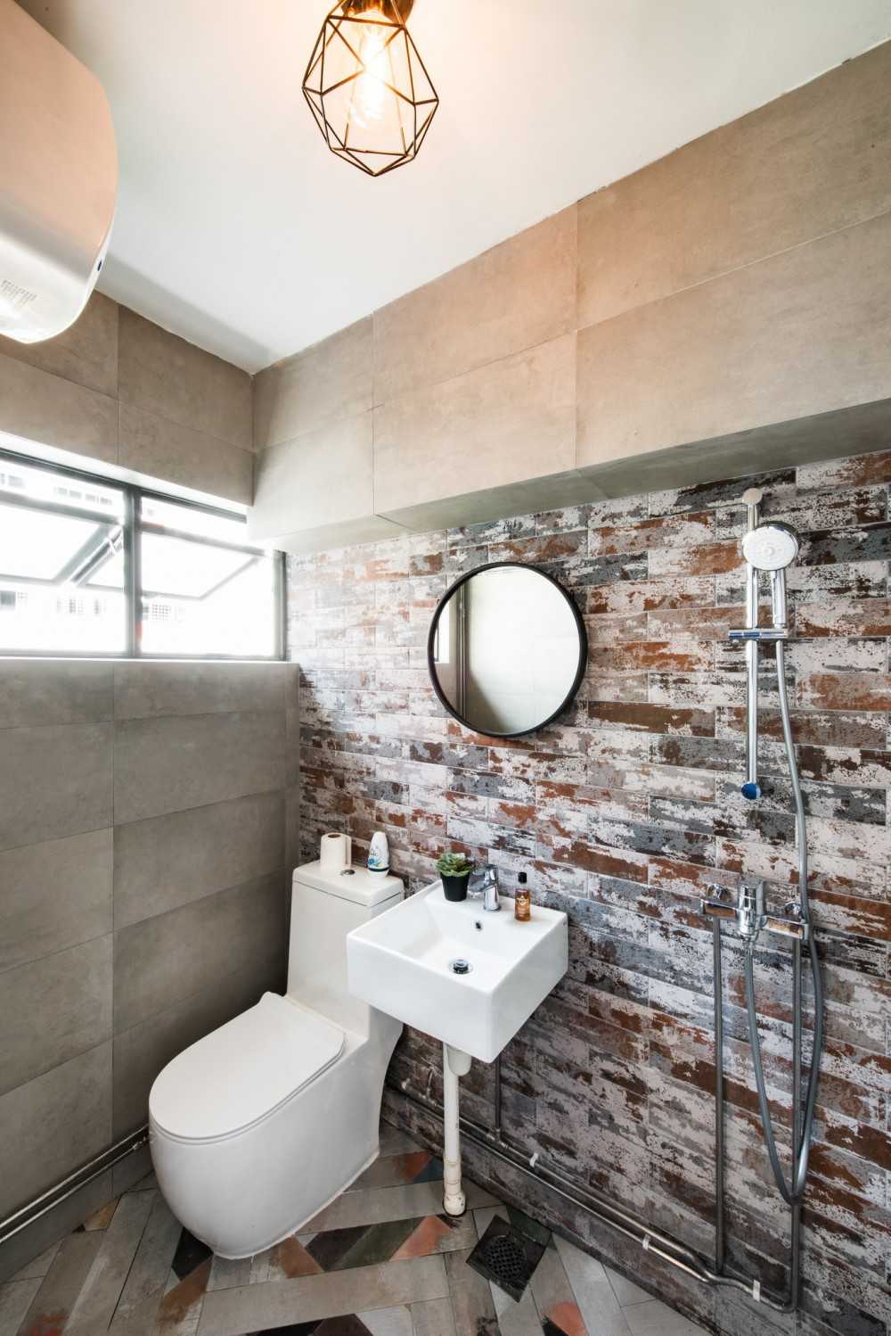 Eclectic Bathroom with Homogeneous Tiles and Herringbone Tiling