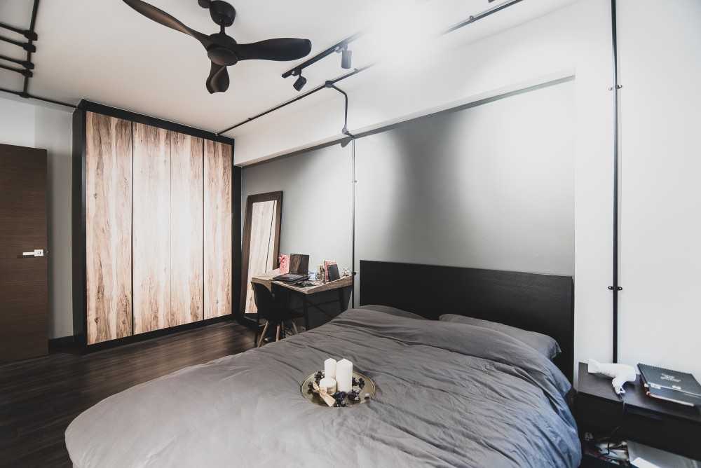 Industrial Bedroom with Wardrobe and Sliding Wardrobe