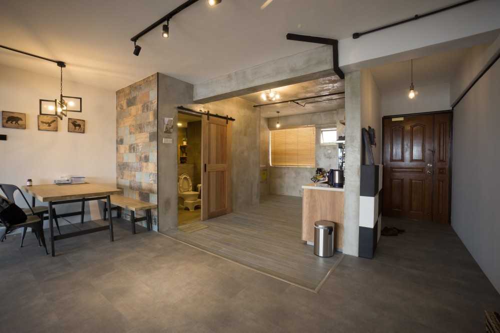 Industrial Dining Room with Dining Table and Lighting