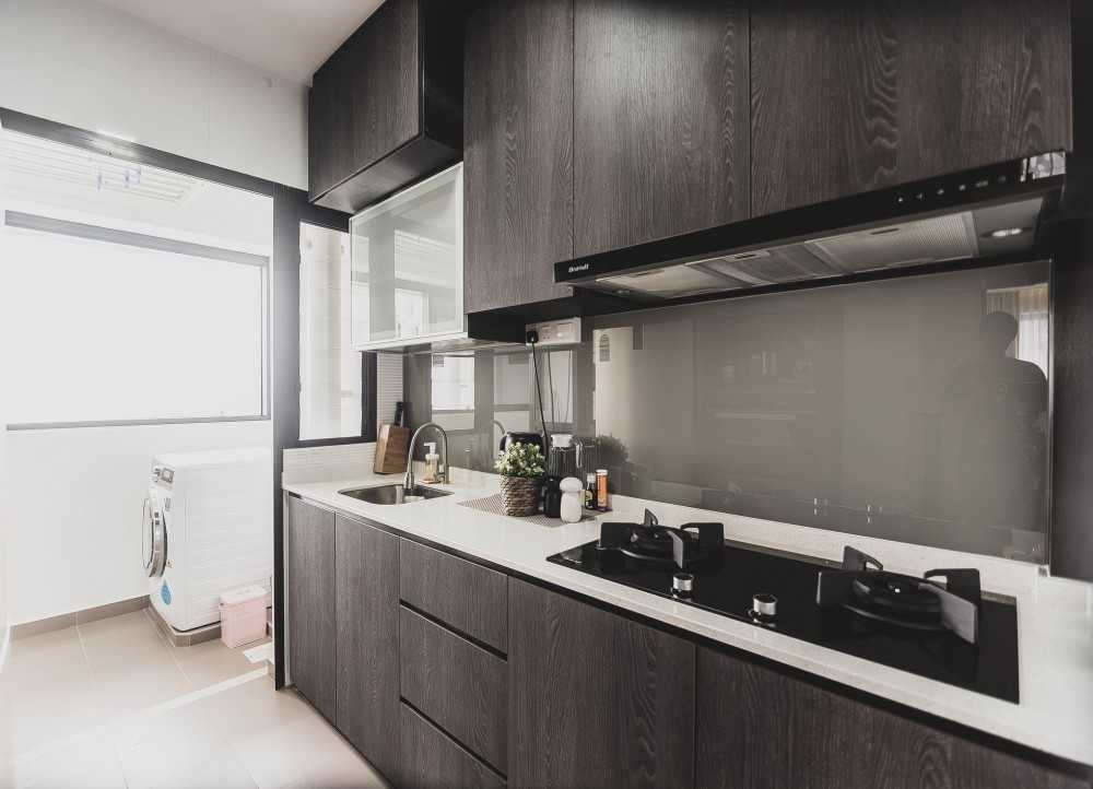 Minimalist Kitchen with Countertop and Kitchen Accessories