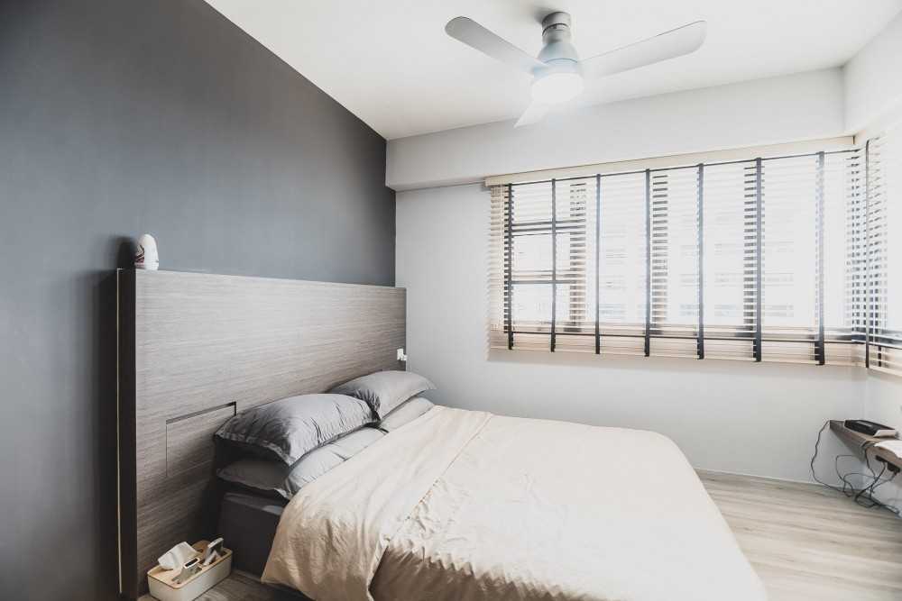 Minimalist Bedroom with Platform Bed and Vinyl Flooring