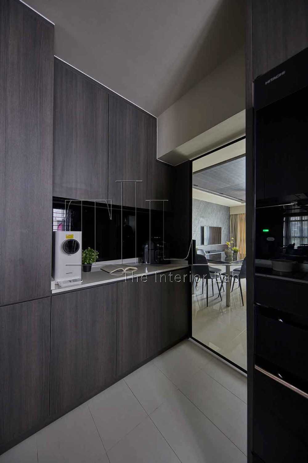Contemporary Kitchen with Glass Door and Kitchen Backsplash