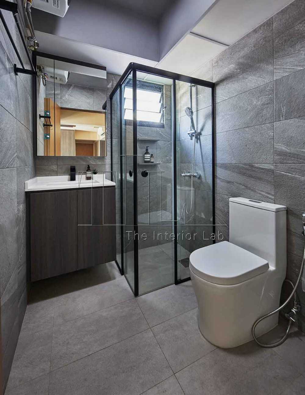 Contemporary Bathroom with Granite Floor and Mirror