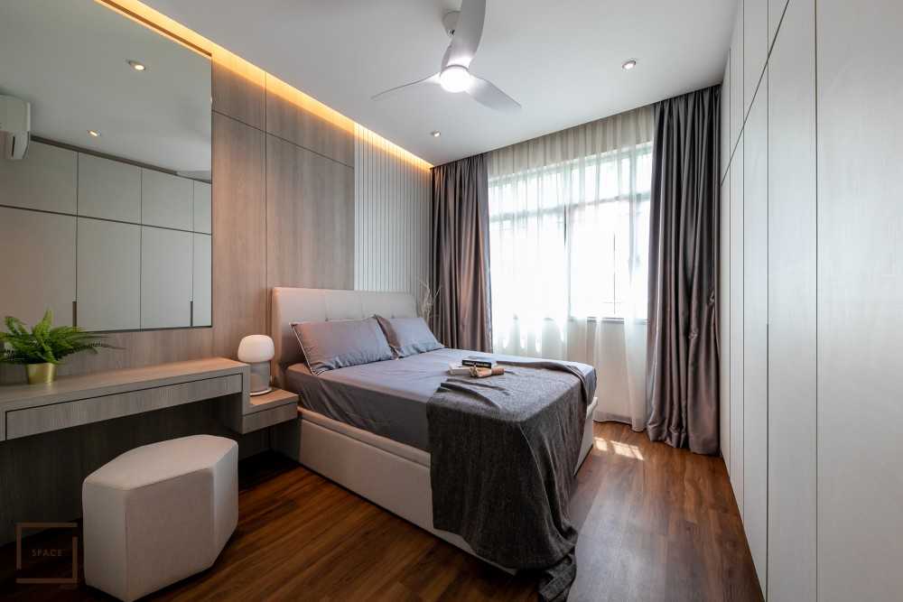 Contemporary Bedroom with Wardrobe and Sliding Wardrobe