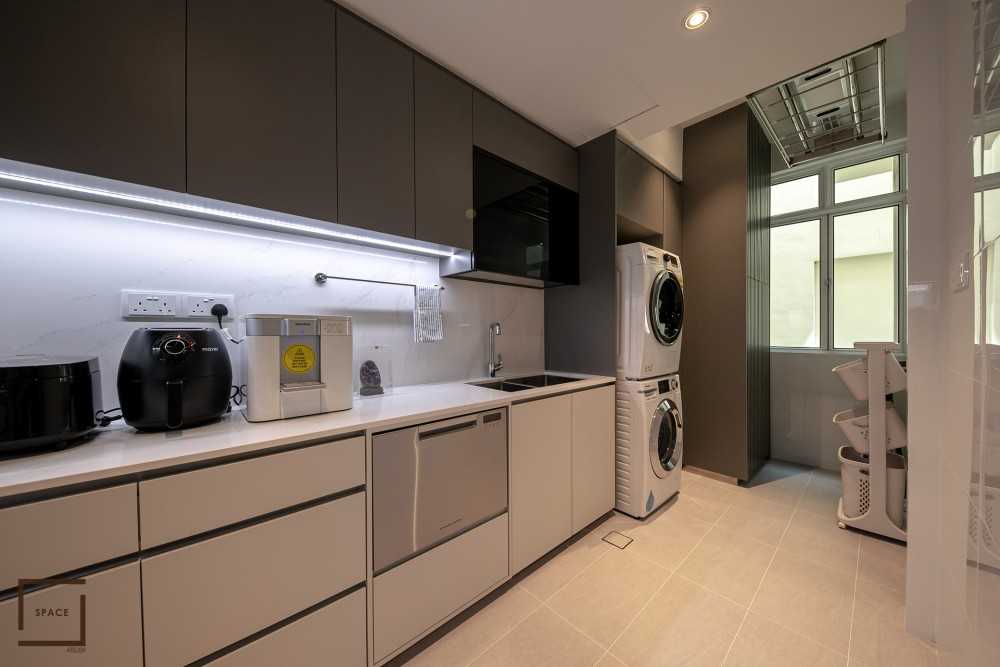 Contemporary Kitchen with Kitchen Window and Kitchen Tap
