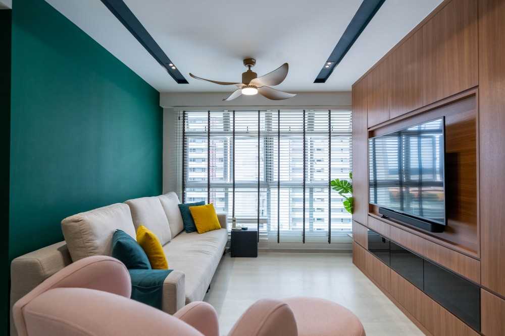 Modern Bedroom with Vinyl Flooring and Wardrobe
