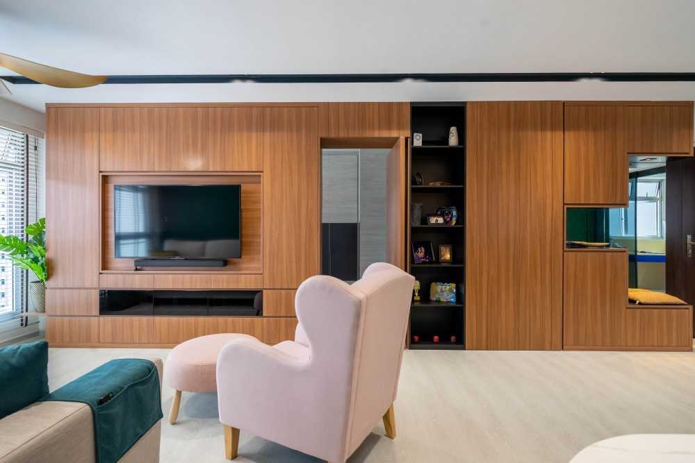 Modern Living Room with Vinyl Flooring and Sofa
