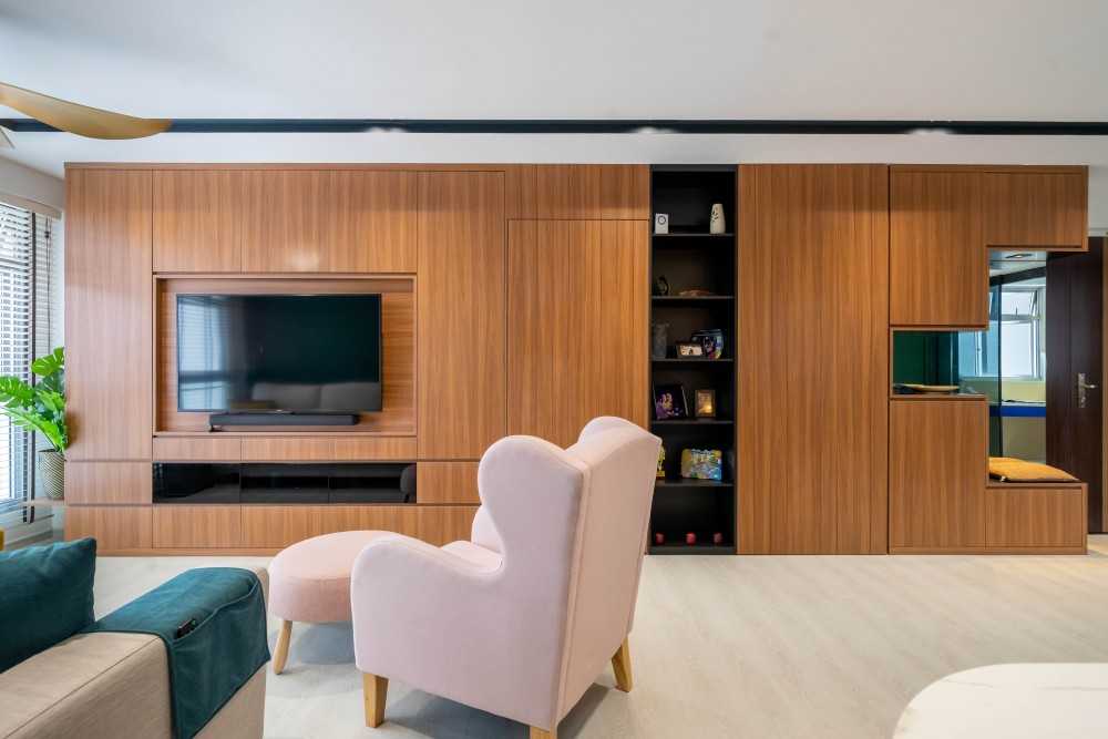 Modern Living Room with Vinyl Flooring and Sofa