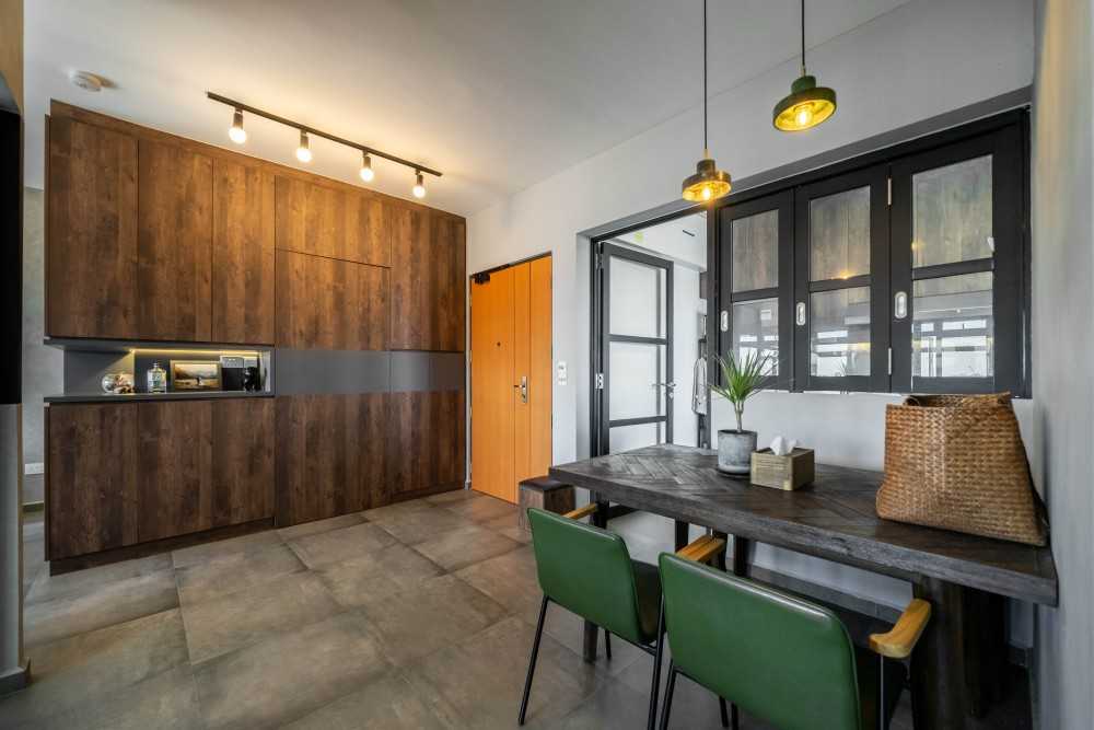 Industrial Dining Room with Drop Ceiling and Dining Table