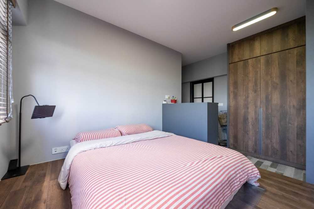 Industrial Bedroom with Platform Bed and Vinyl Flooring