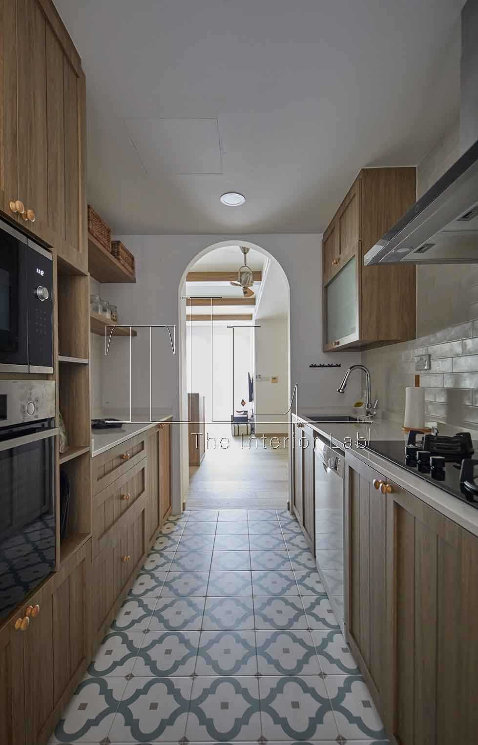 Country Kitchen with Countertop and Kitchen Backsplash