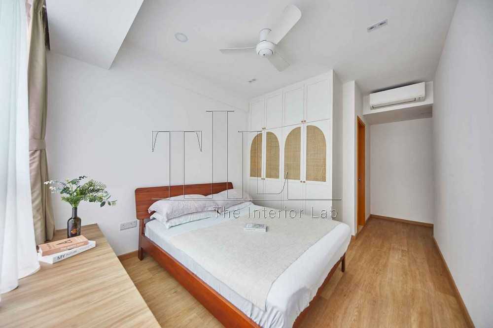 Country Bedroom with Vinyl Flooring and Bay Window