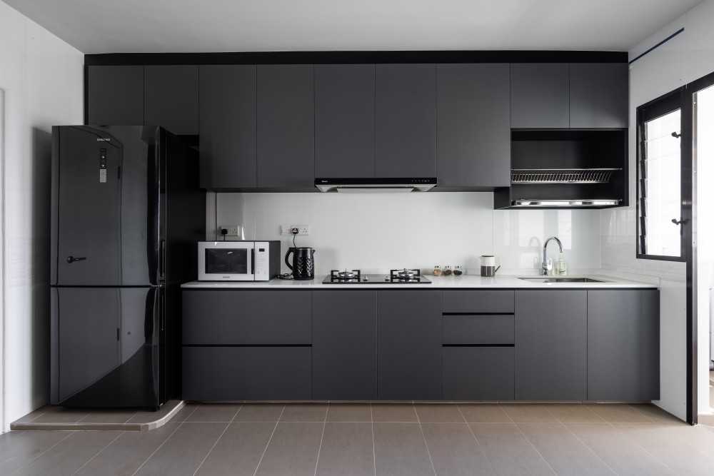 Contemporary Kitchen with Countertop and Open Kitchen