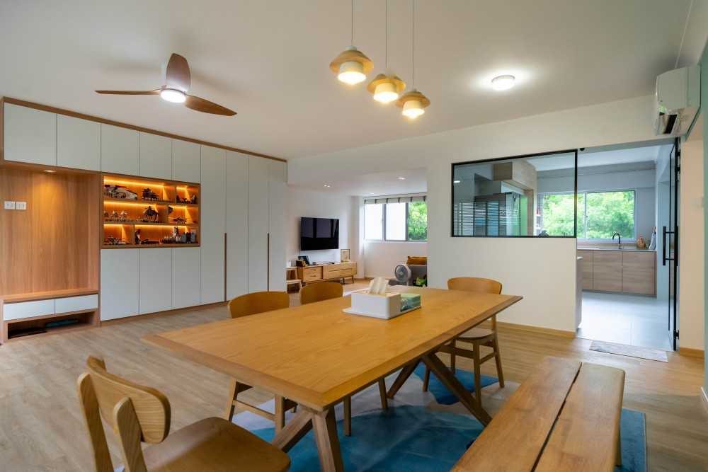 Scandinavian Dining Room with Drop Light and Dining Table