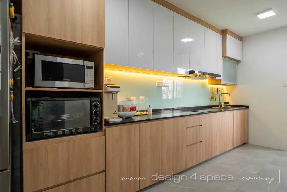 Scandinavian Kitchen with Homogeneous Tiles and Herringbone Tiling