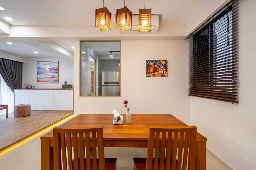 Modern Dining Room with Chandelier and Dining Table