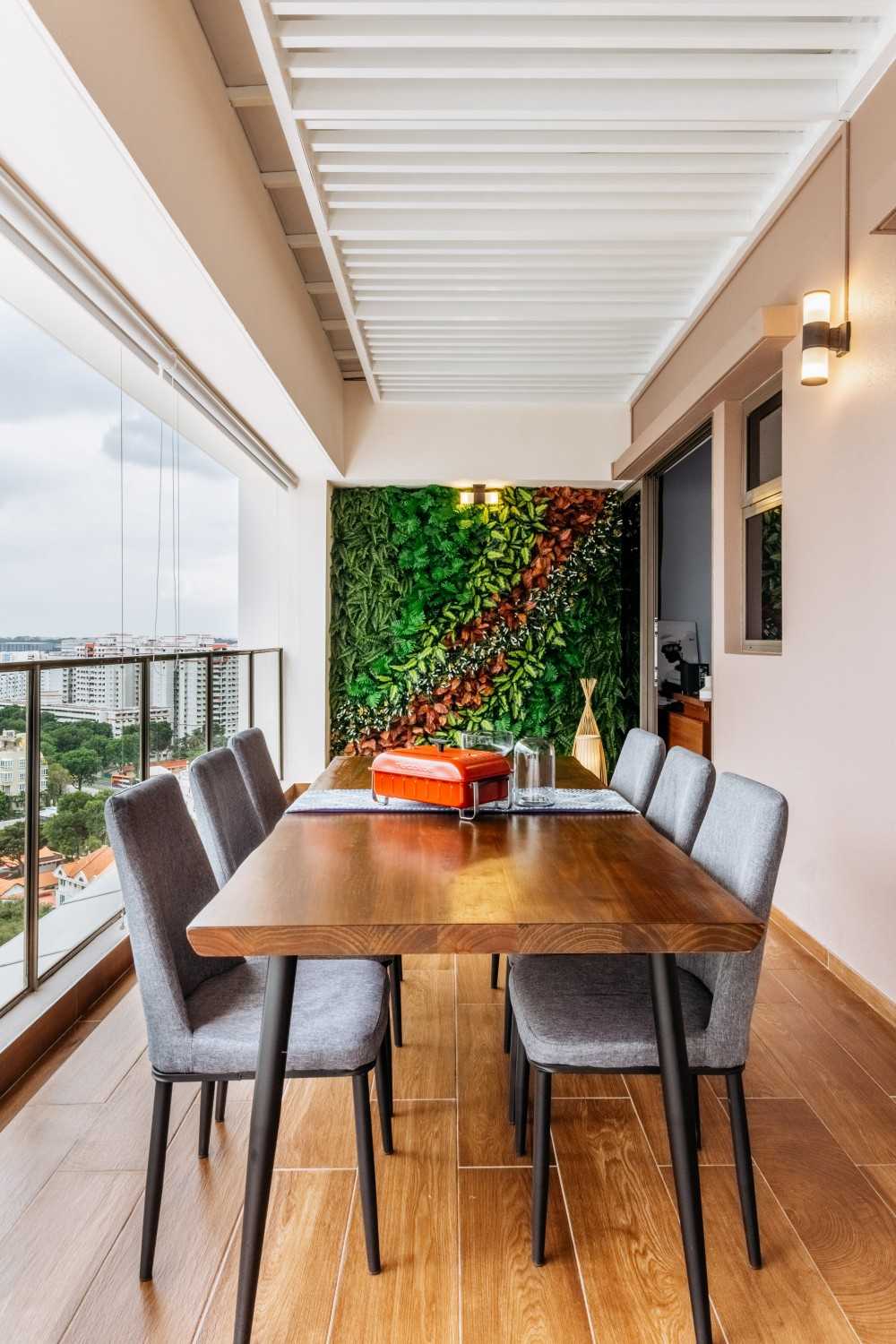 Asian Dining Room with Dining Table and Dining Chairs