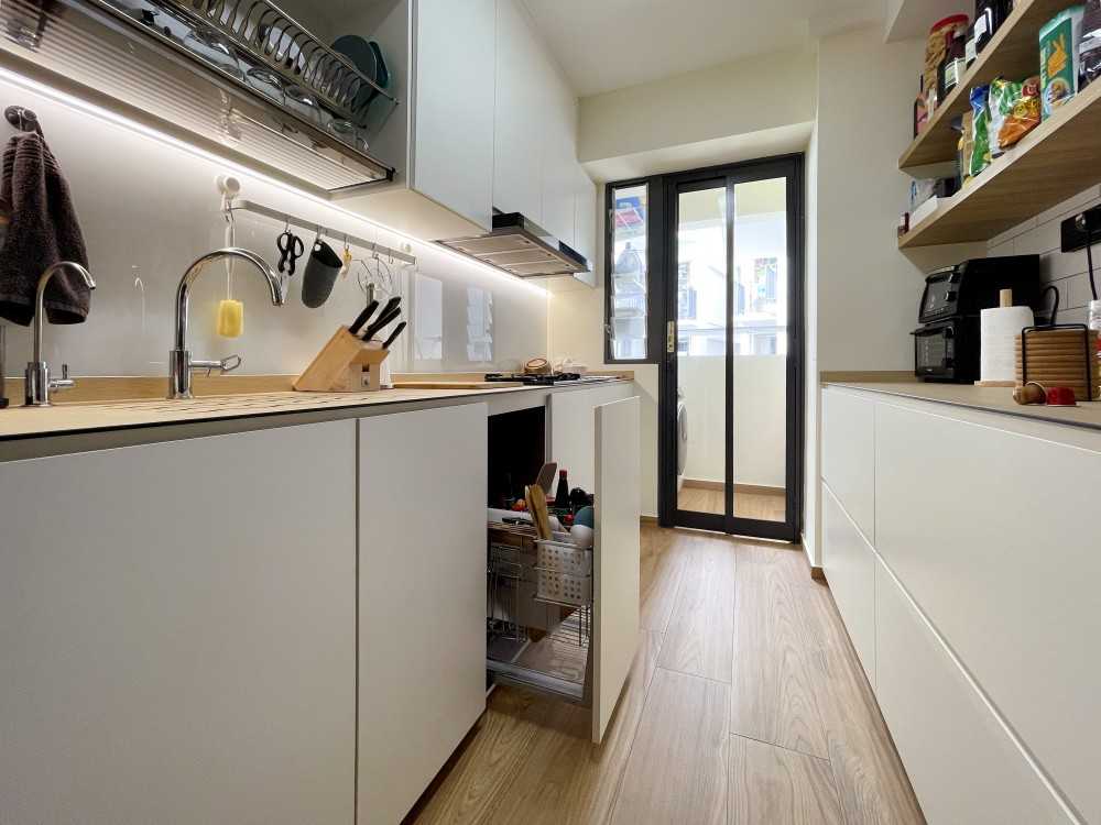 Scandinavian Kitchen with Vinyl Flooring and Kitchen Window