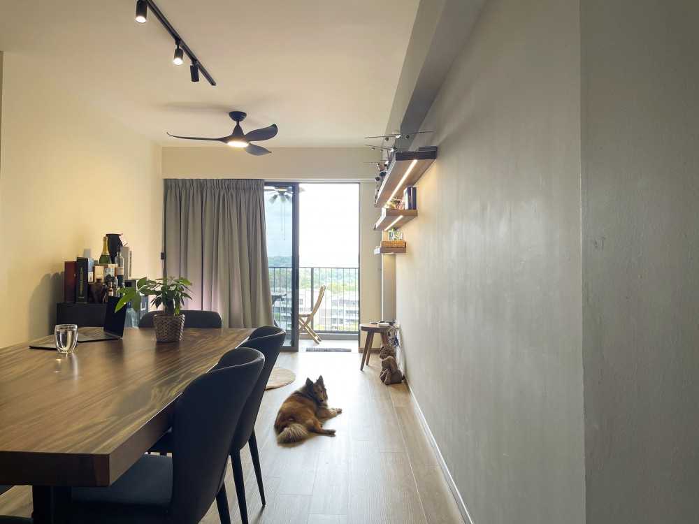 Scandinavian Living Room with Bookshelf and Vinyl Flooring