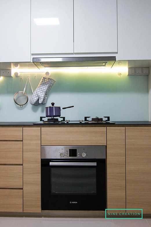 Modern Kitchen with Countertop and Kitchen Backsplash