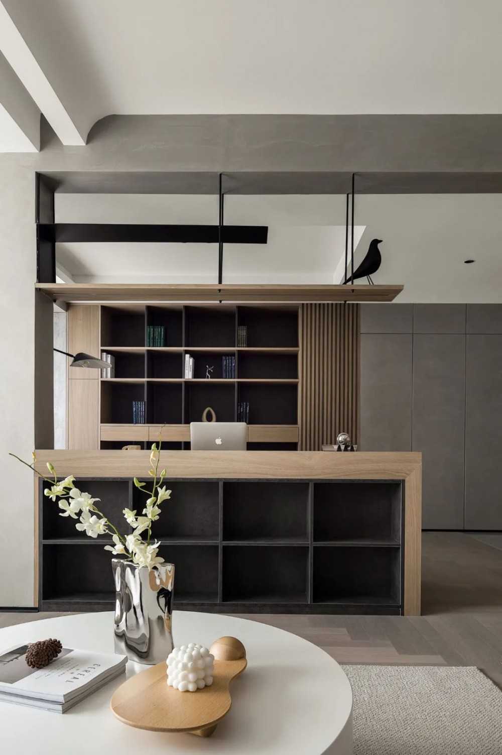 Contemporary Study with Homogeneous Tiles and Herringbone Tiling