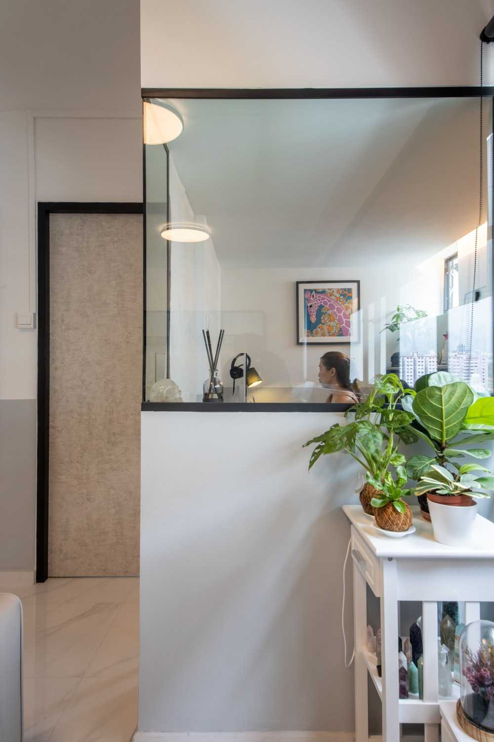 Modern Study with Ceiling Light and Lighting