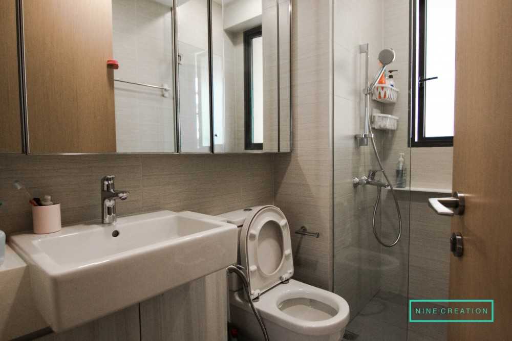Contemporary Bathroom with Mirror and Shower Screen