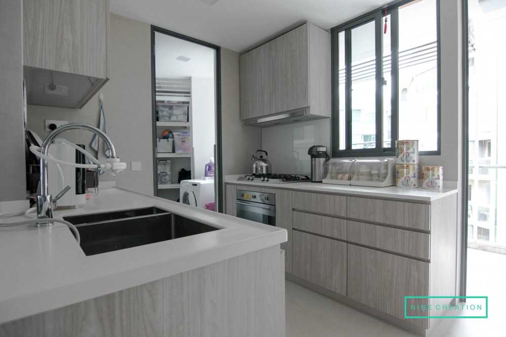Contemporary Kitchen with Countertop and Homogeneous Tiles