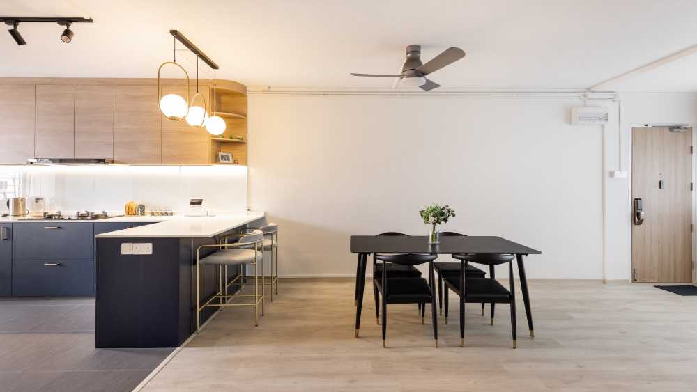 Scandinavian Dining Room with Dining Table and Dining Chairs