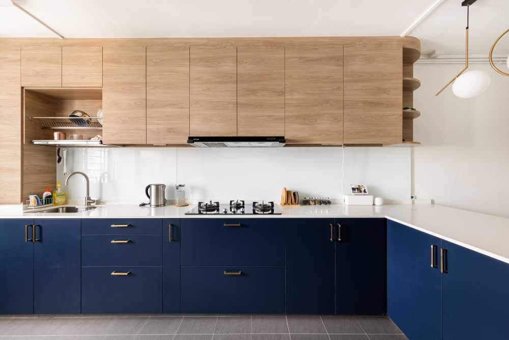 Scandinavian Kitchen with Countertop and Open Kitchen