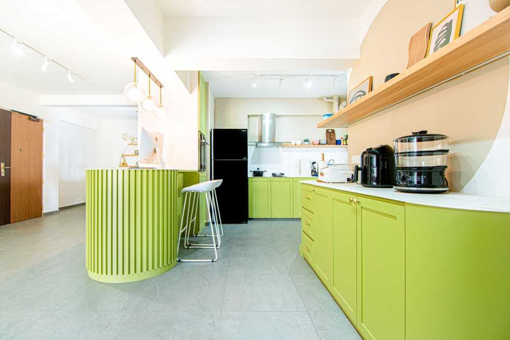 Modern Kitchen with Countertop and Homogeneous Tiles