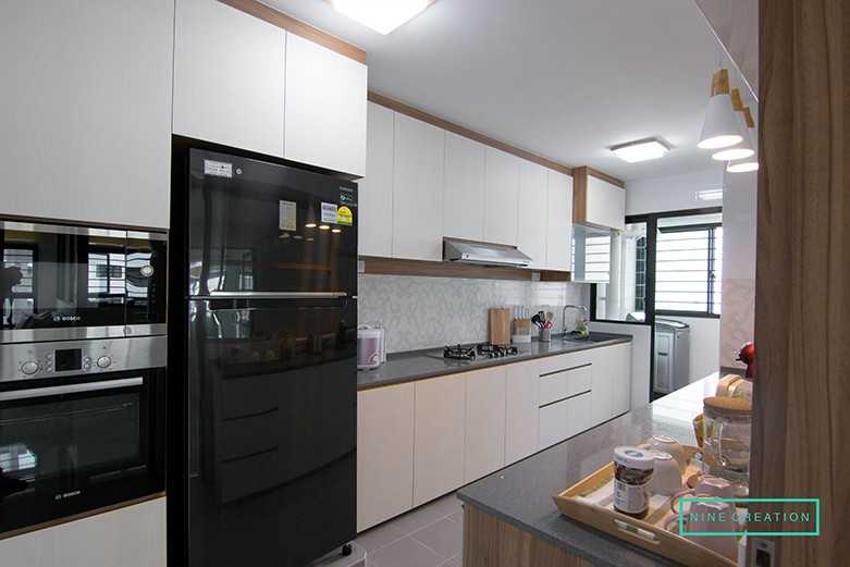 Modern Kitchen with Countertop and Kitchen Backsplash