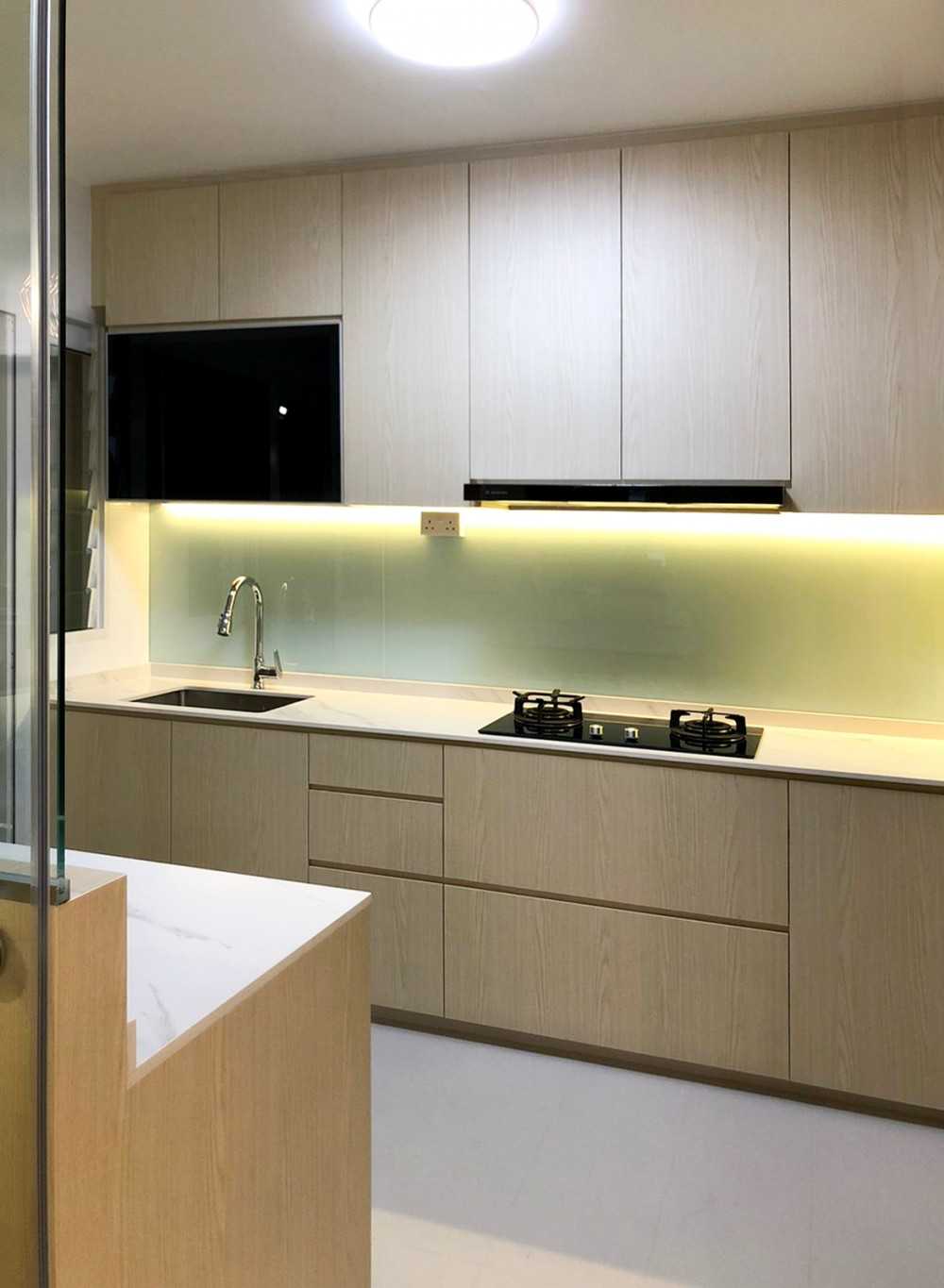 Scandinavian Kitchen with Countertop and Homogeneous Tiles