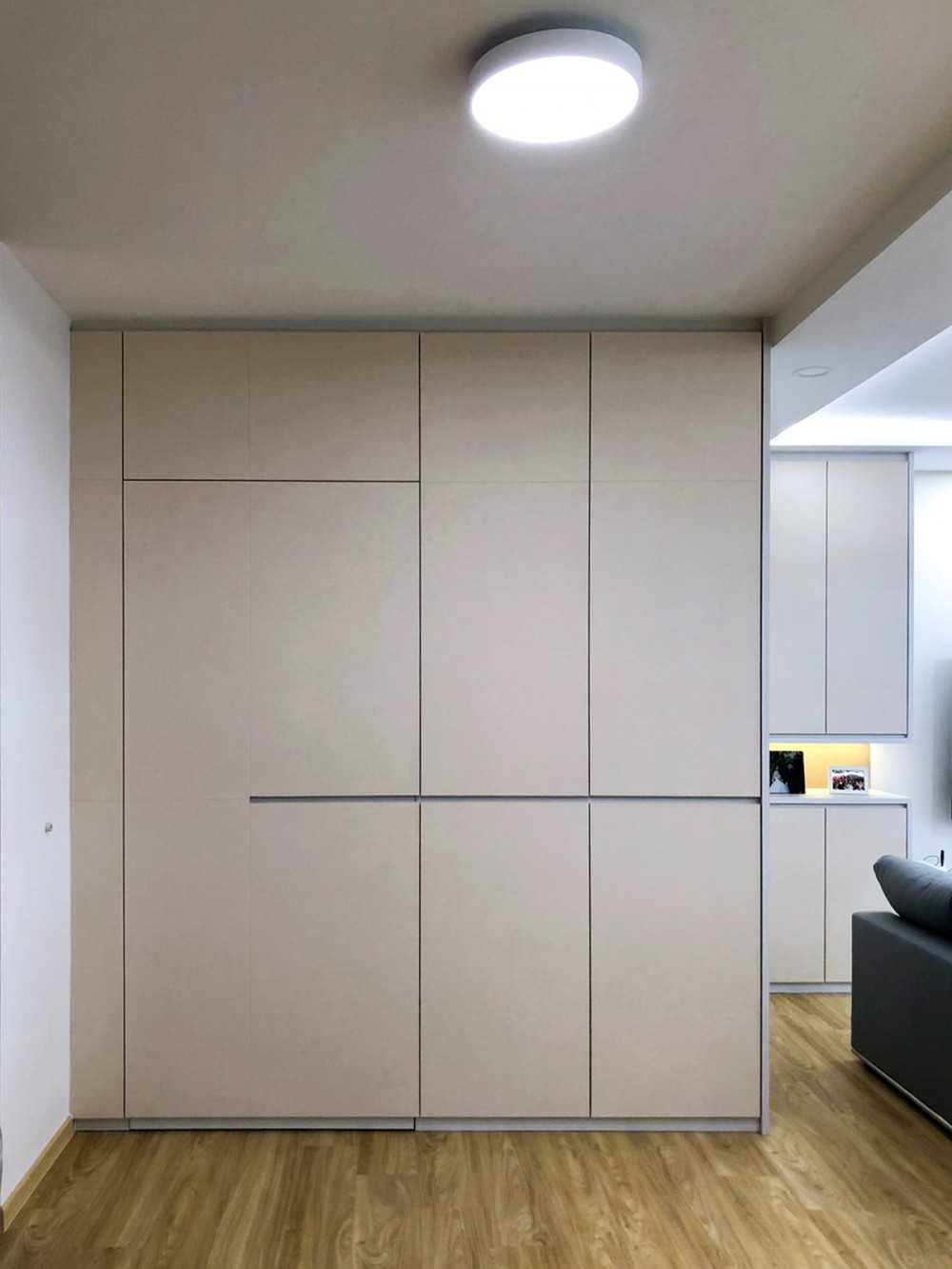 Scandinavian Entryway with Shoe Rack and Small Storage