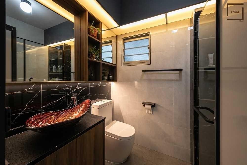 Modern Bathroom with Mirror and Shower Screen