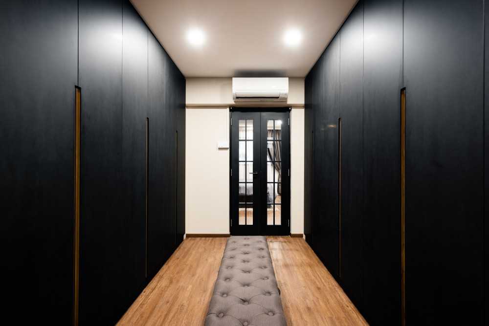Contemporary Walk-in Wardrobe with Vinyl Flooring and Wardrobe