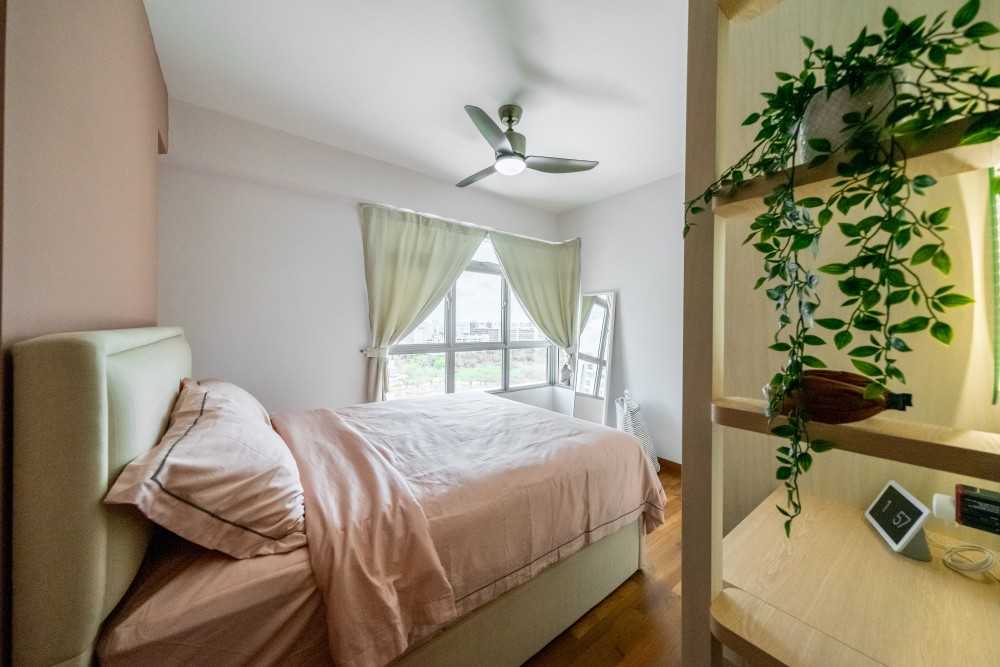 Minimalist Bedroom with Bookshelf and Vinyl Flooring