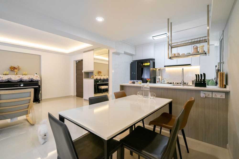 Contemporary Dining Room with Ceiling Light and Dining Table